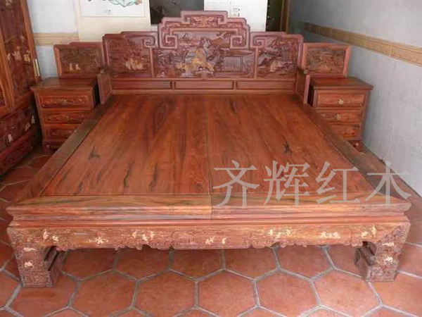 qh-020 酸枝雕花大床（齐辉） 