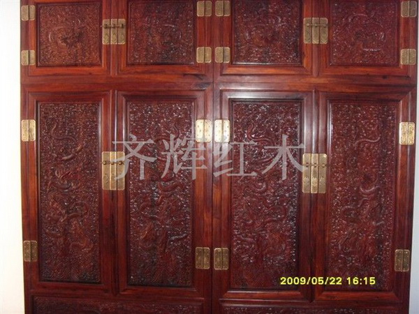 qh-028 红檀顶箱柜（齐辉）