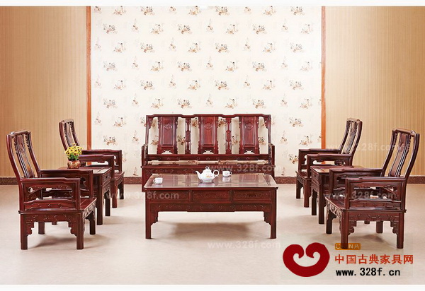 这款南美酸枝沙发，一万多元就可以买到