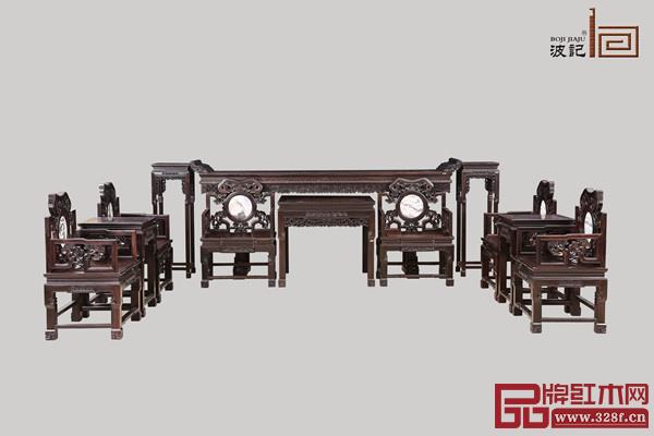 伍建波作品《小叶紫檀灵芝中堂》在2016中国红木家具精品评选活动中荣获“金瑞奖”