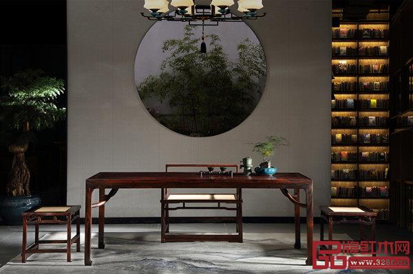 志成红木耕梨新中式产品《七碗茶台》，曾在2018夏季达沃斯论坛上荣耀亮相