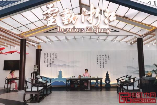 红木家具因其强烈的民族风格、突出的东方艺术和独特的审美趣味，在国际舞台上刮起浓郁的中式风