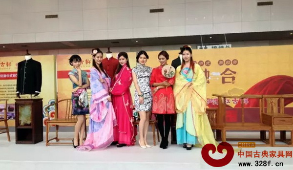 中山红木博览会上的古典美女 中山红木博览会上的古典美女