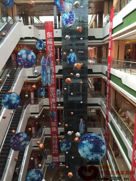 东成红木旗舰店位于意凡家世界五楼