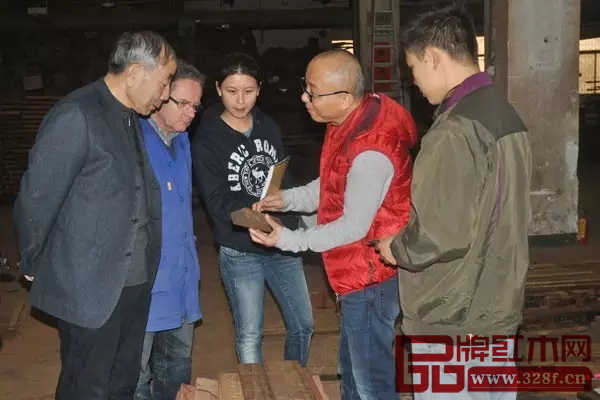 凡是来合兴奇典居拜访交流的同行大咖、专家学者,萧广铎(右二)总是礼遇有加 凡是来合兴奇典居拜访交流的同行大咖、专家学者,萧广铎(右二)总是礼遇有加