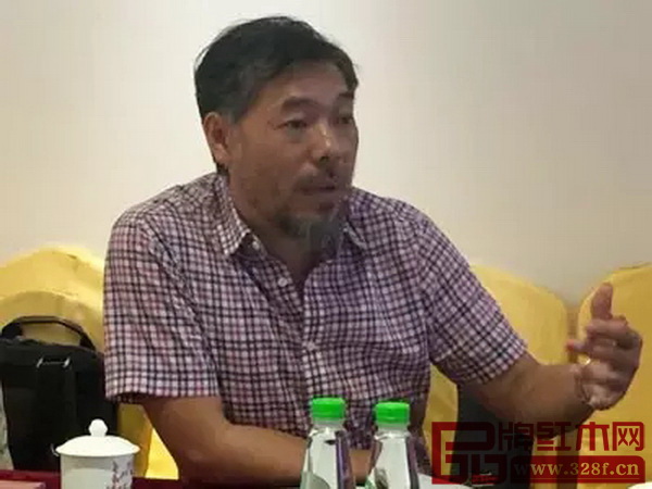 红博城董事长林孟礼在沟通会上发言 红博城董事长林孟礼在沟通会上发言
