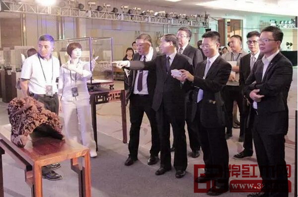 大涌红木家具亮相天津达沃斯论坛 大涌红木家具亮相天津达沃斯论坛
