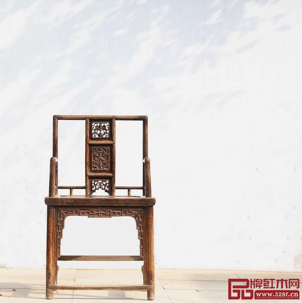 使用镂雕技术的红木家具 使用镂雕技术的红木家具