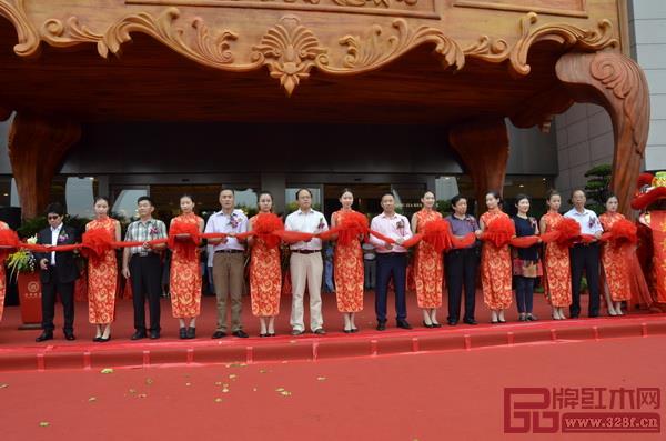 全联艺术红木家具专委会协助企业组织活动