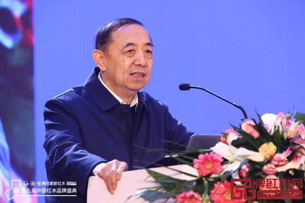 国家人力资源和社会保障部原副部长杨志明做重要讲话 国家人力资源和社会保障部原副部长杨志明做重要讲话