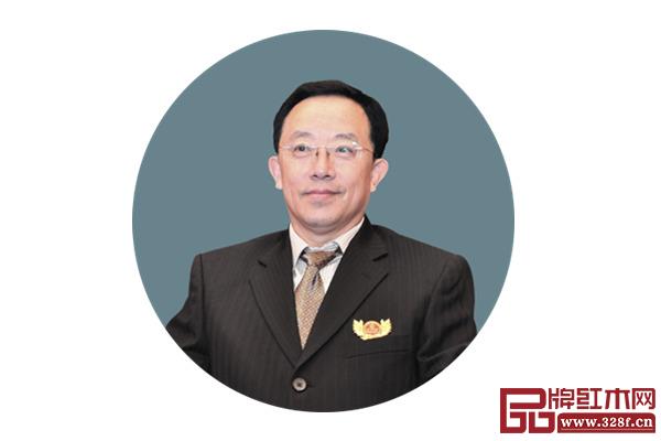 全联艺术红木家具专业委员会专家顾问、华南农业大学博士生导师李凯夫