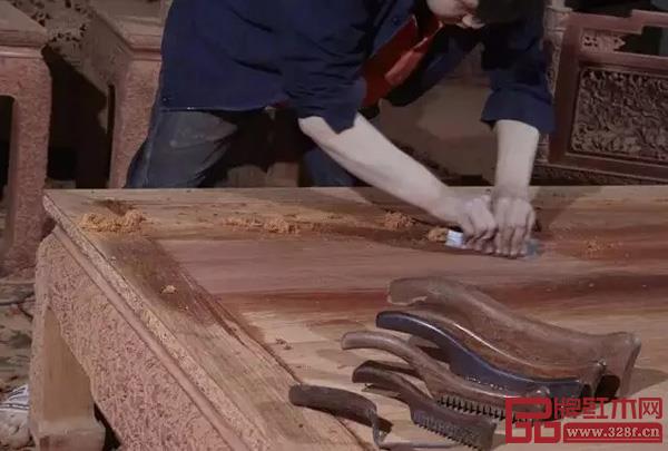 红木刮磨