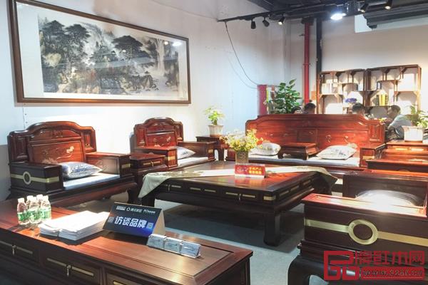 《荷荷美美》沙发 《荷荷美美》沙发