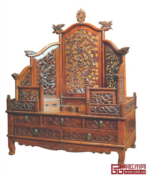 清早期黄花梨鲤鱼跳龙门镜台,纽约苏富比拍卖公司,2007年3月 清早期黄花梨鲤鱼跳龙门镜台,纽约苏富比拍卖公司,2007年3月
