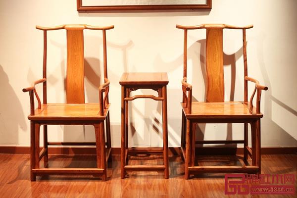 红酸枝(奥氏黄檀) 南枝红红木四出头官帽椅3件套 红酸枝(奥氏黄檀) 南枝红红木四出头官帽椅3件套